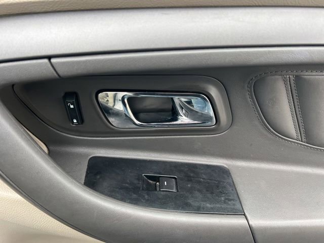 Used 2011 Ford Taurus SEL w/ 201A Rapid Spec Order Code image 28