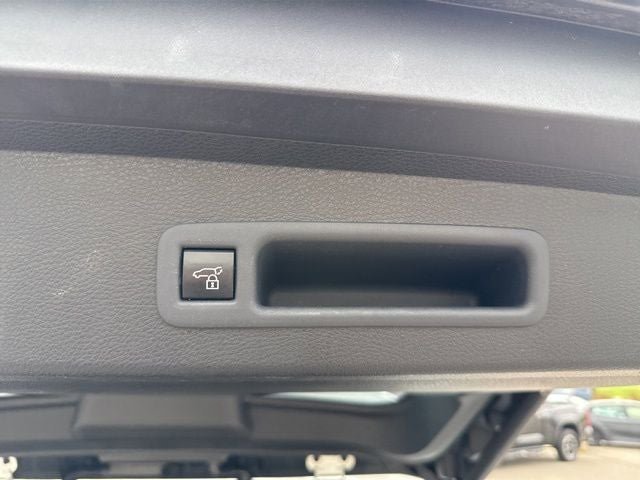 Certified 2025 Toyota Sienna Platinum AWD/4WD image 14