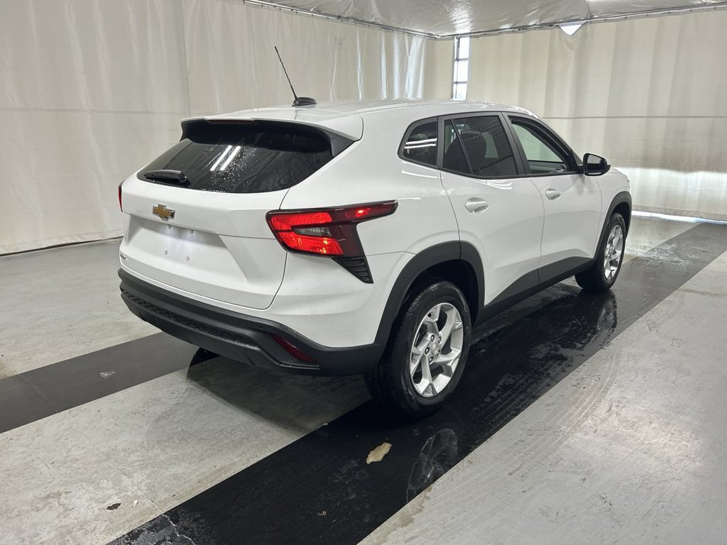 New 2026 Chevrolet Trax LS w/ LS Convenience Package FWD image 2