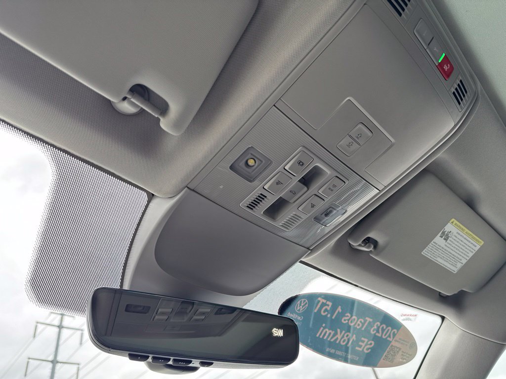 Used 2023 Volkswagen Taos SE w/ Panoramic Sunroof Package FWD image 23