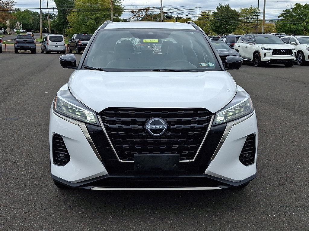 Certified 2023 Nissan Kicks SR w/ SR Premium Package FWD image 2
