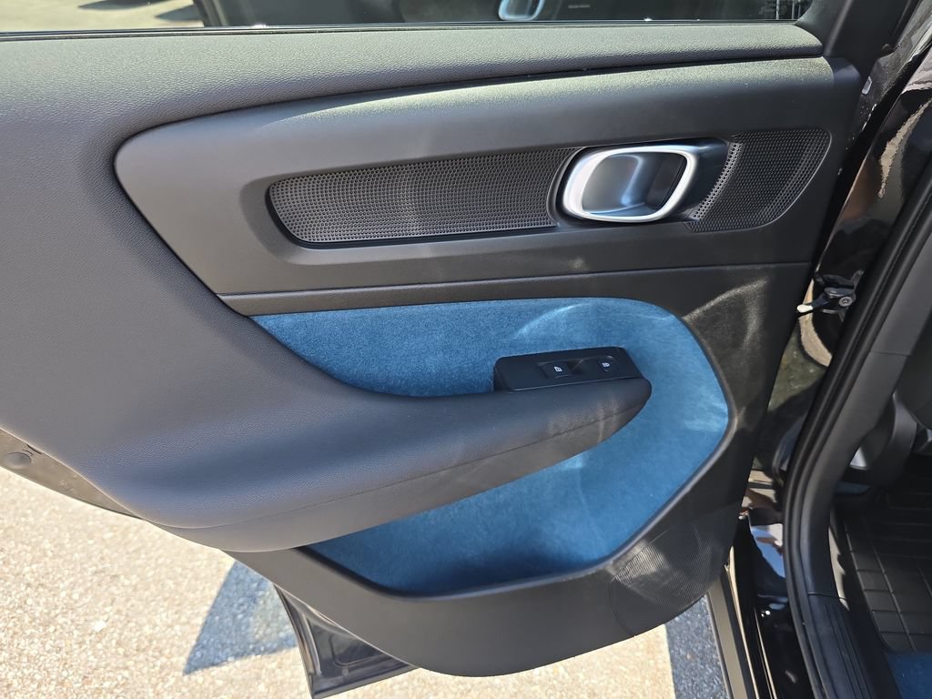 Certified 2023 Volvo C40 P8 Recharge Ultimate AWD/4WD image 17