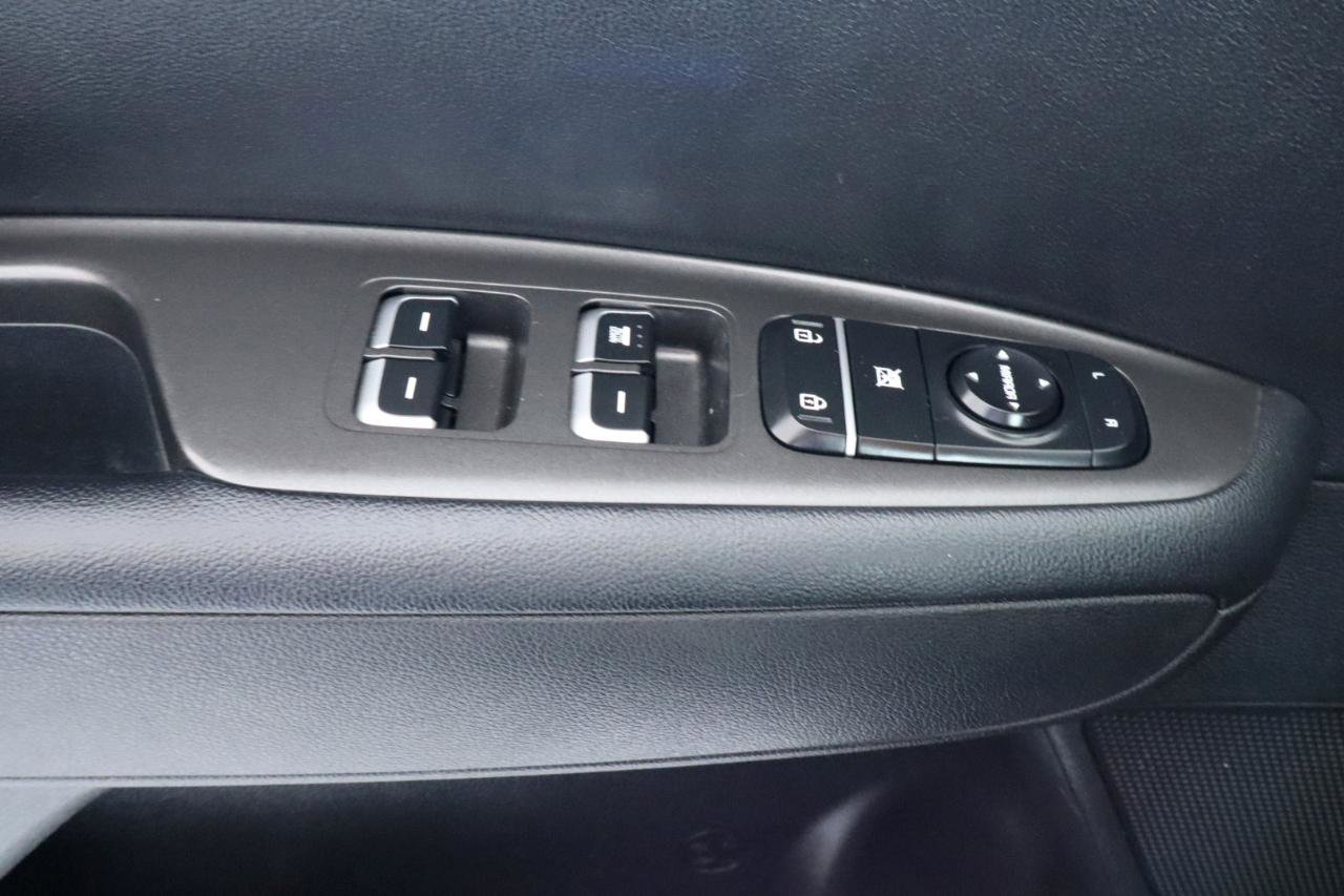 Used 2018 Kia Optima S FWD image 27