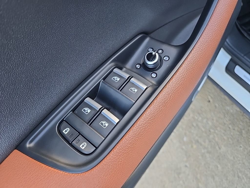 Used 2022 Audi Q7 2.0T Premium Plus w/ Premium Plus Package image 32