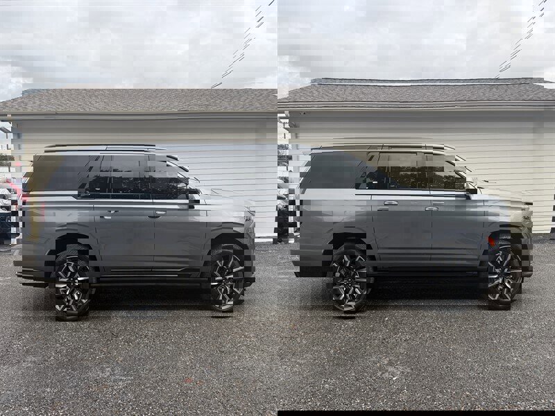 Used 2021 Cadillac Escalade ESV Sport w/ Driver Assist Tech Package image 1