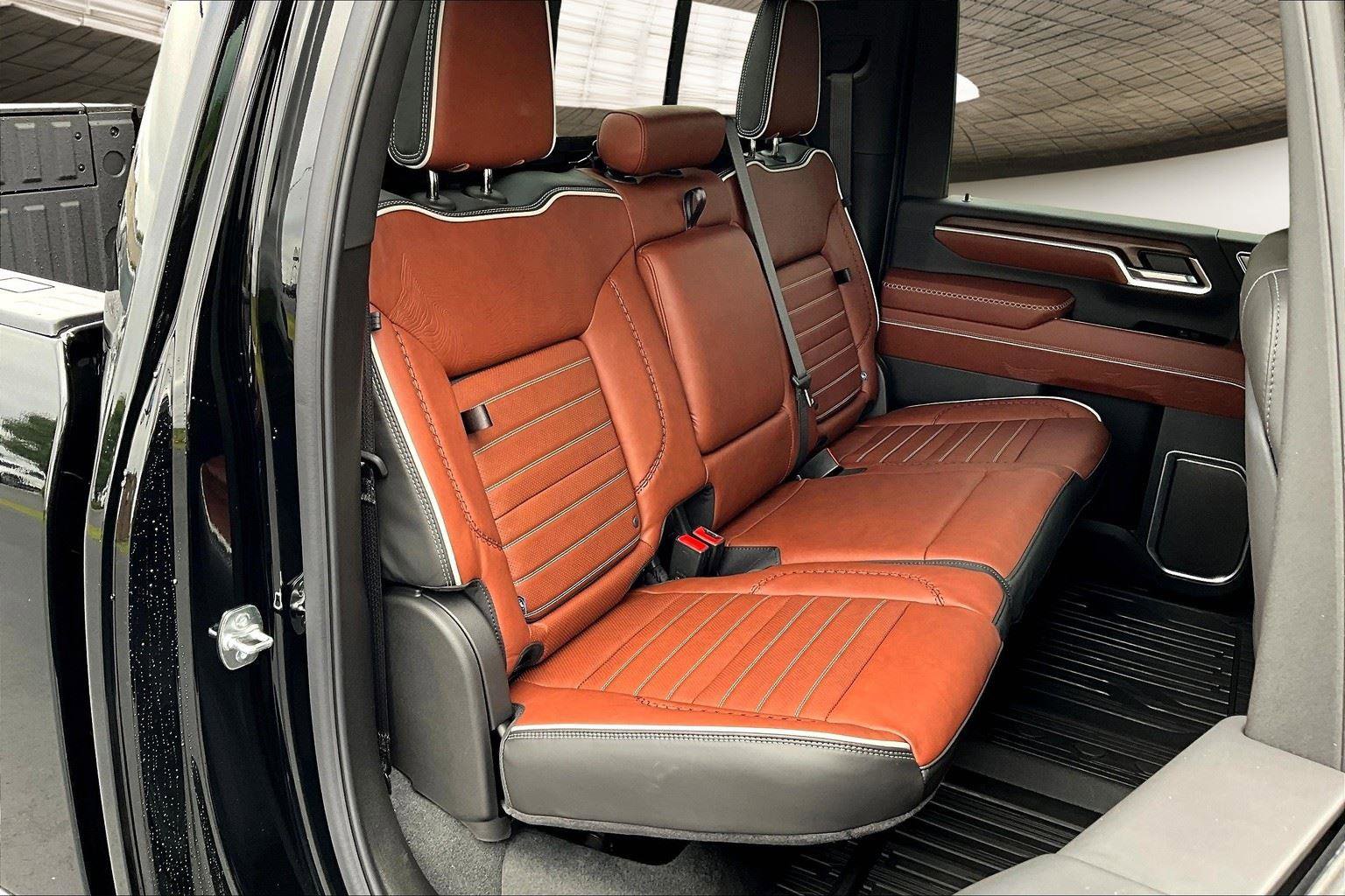 New 2025 GMC Sierra 2500 Denali Ultimate image 9