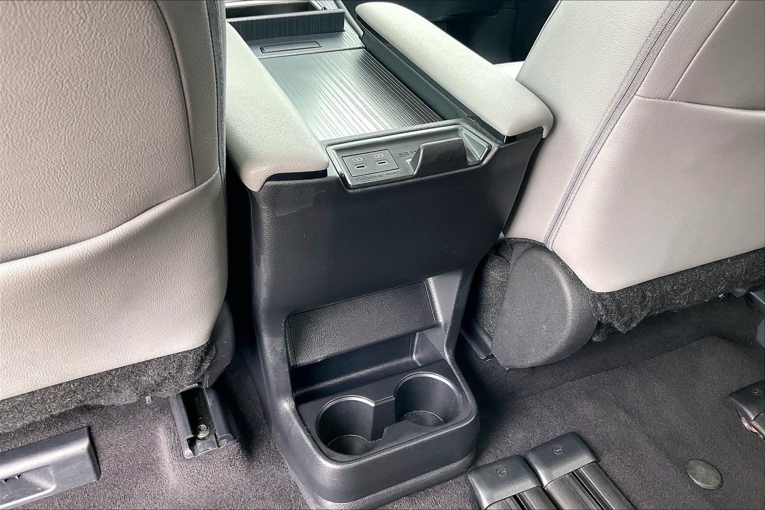 Used 2025 Toyota Sienna XLE FWD image 41