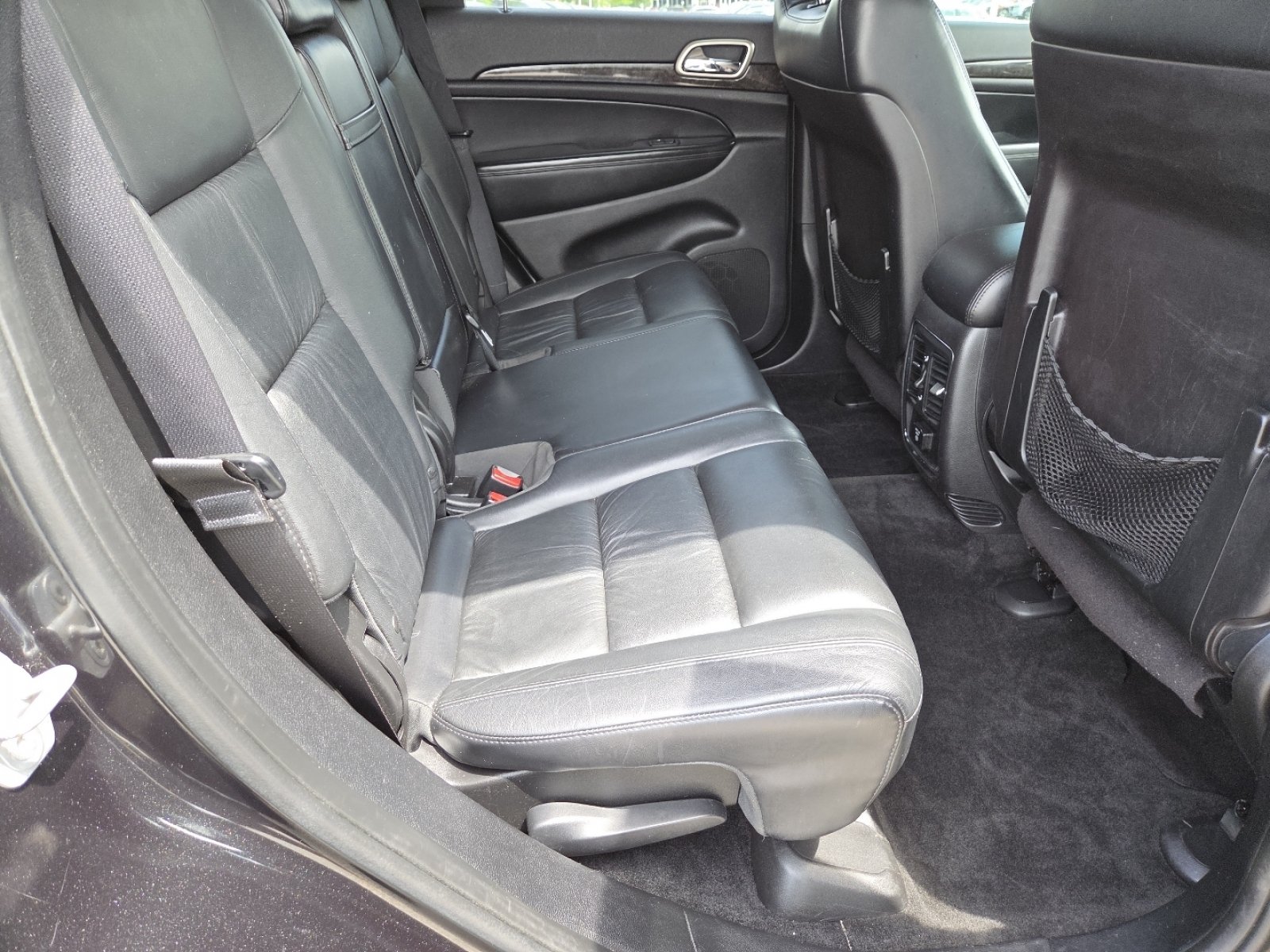 Used 2012 Jeep Grand Cherokee Laredo AWD/4WD image 19