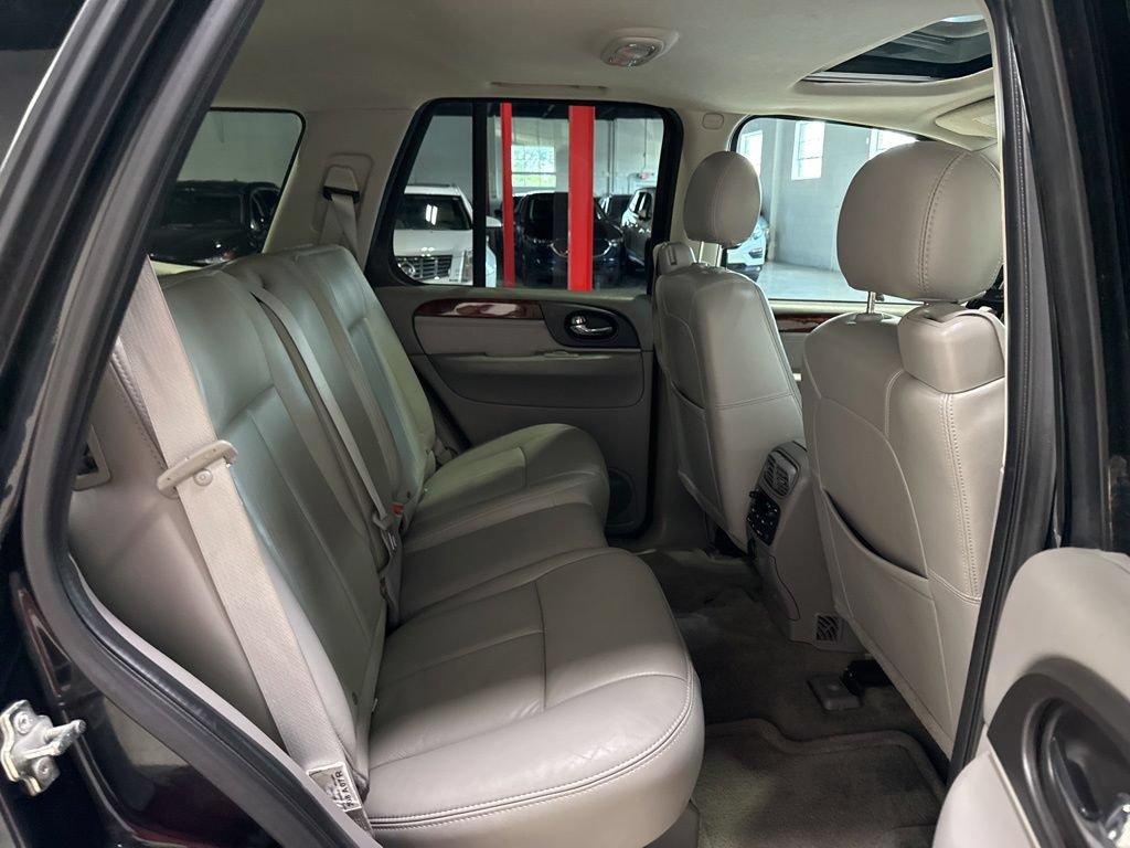 Used 2008 GMC Envoy Denali w/ Sun And 6-Disc Cd Package RWD image 32