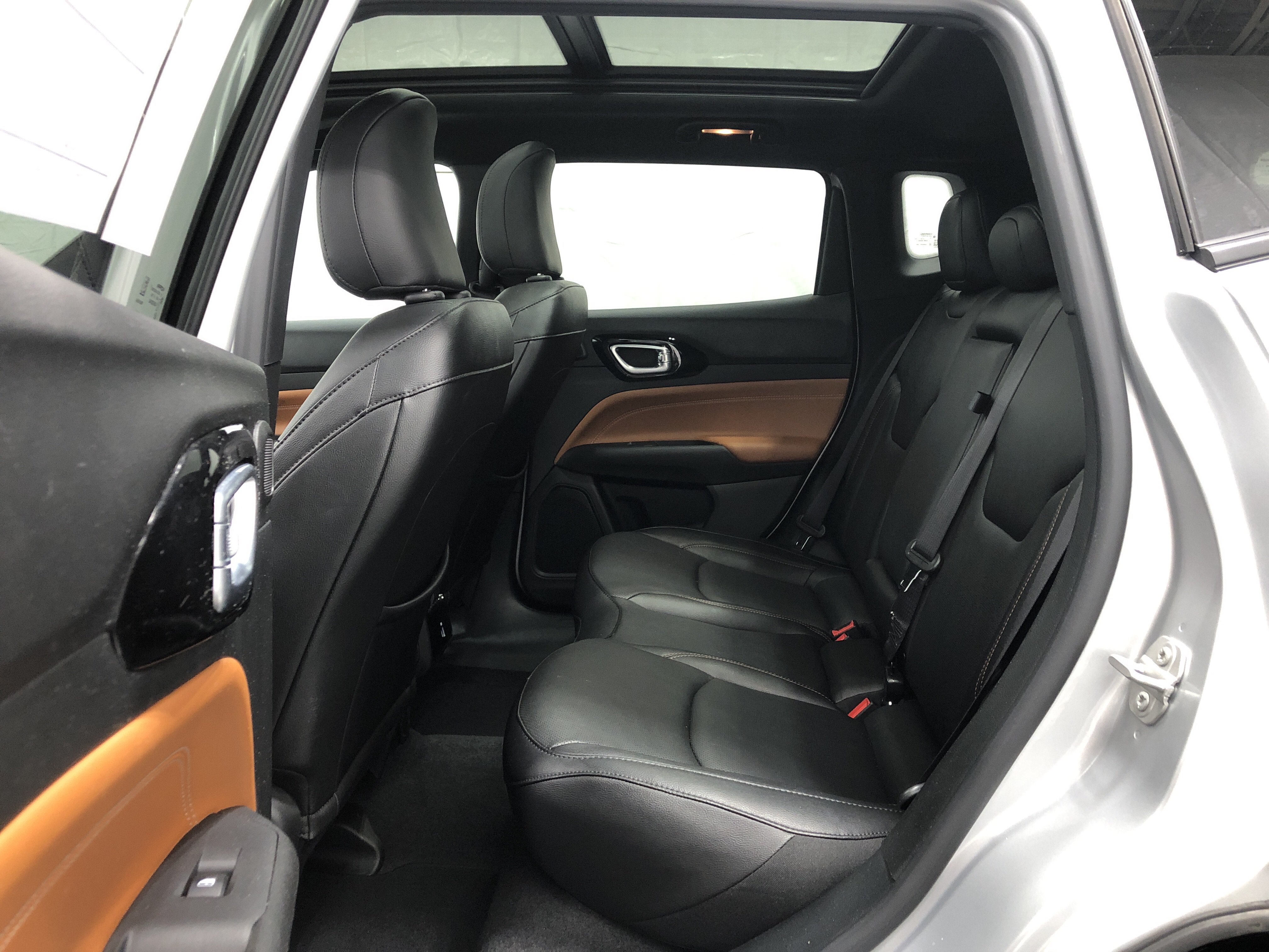 Certified 2024 Jeep Compass Limited w/ Elite Group AWD/4WD image 14