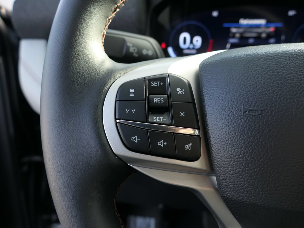 Used 2026 Ford Explorer Active w/ Active Comfort Package RWD image 15
