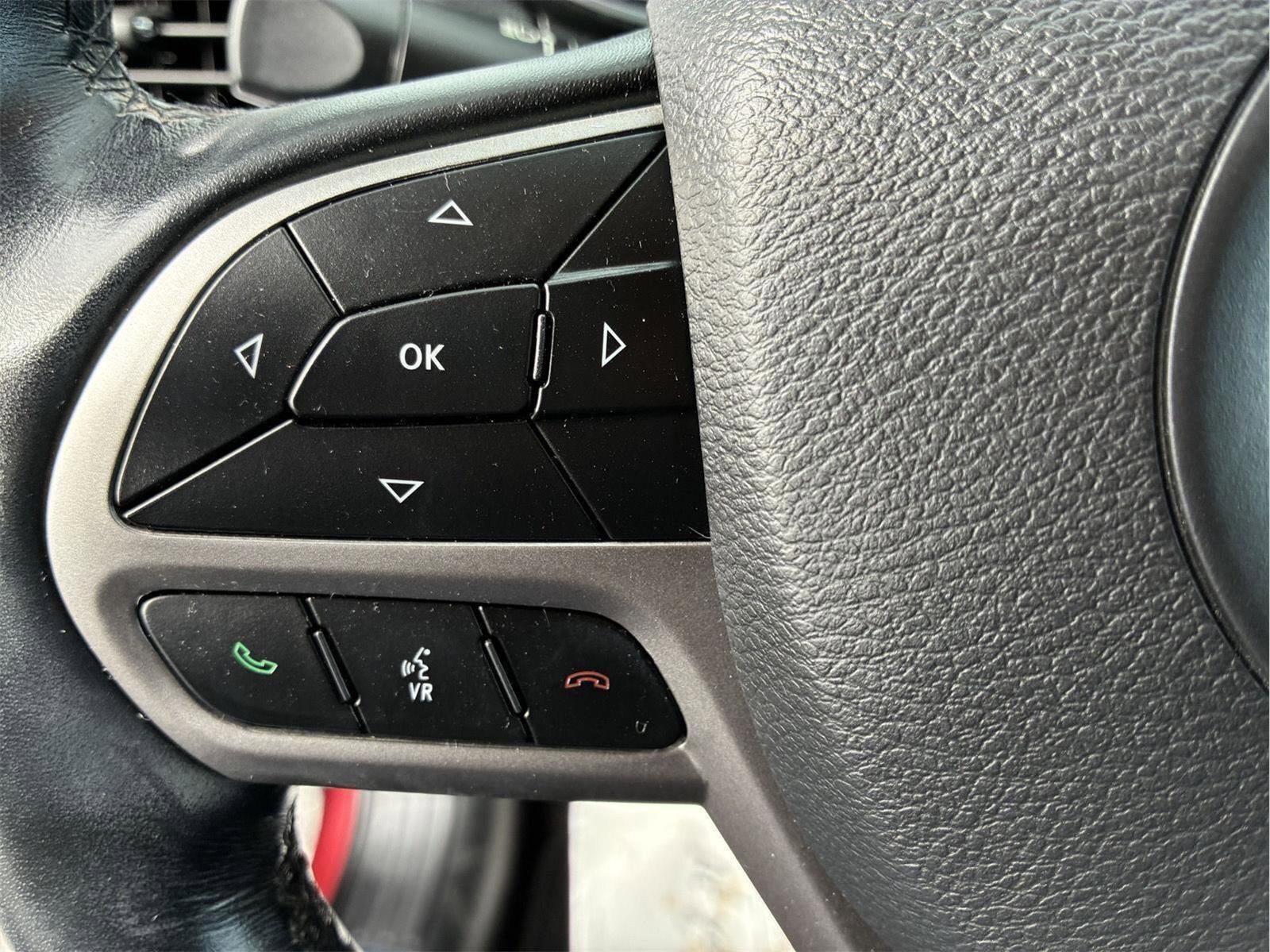 Used 2021 Jeep Cherokee Limited AWD/4WD image 22