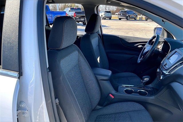 Used 2024 Chevrolet Equinox LT w/ LPO, Floor Liner Package image 29