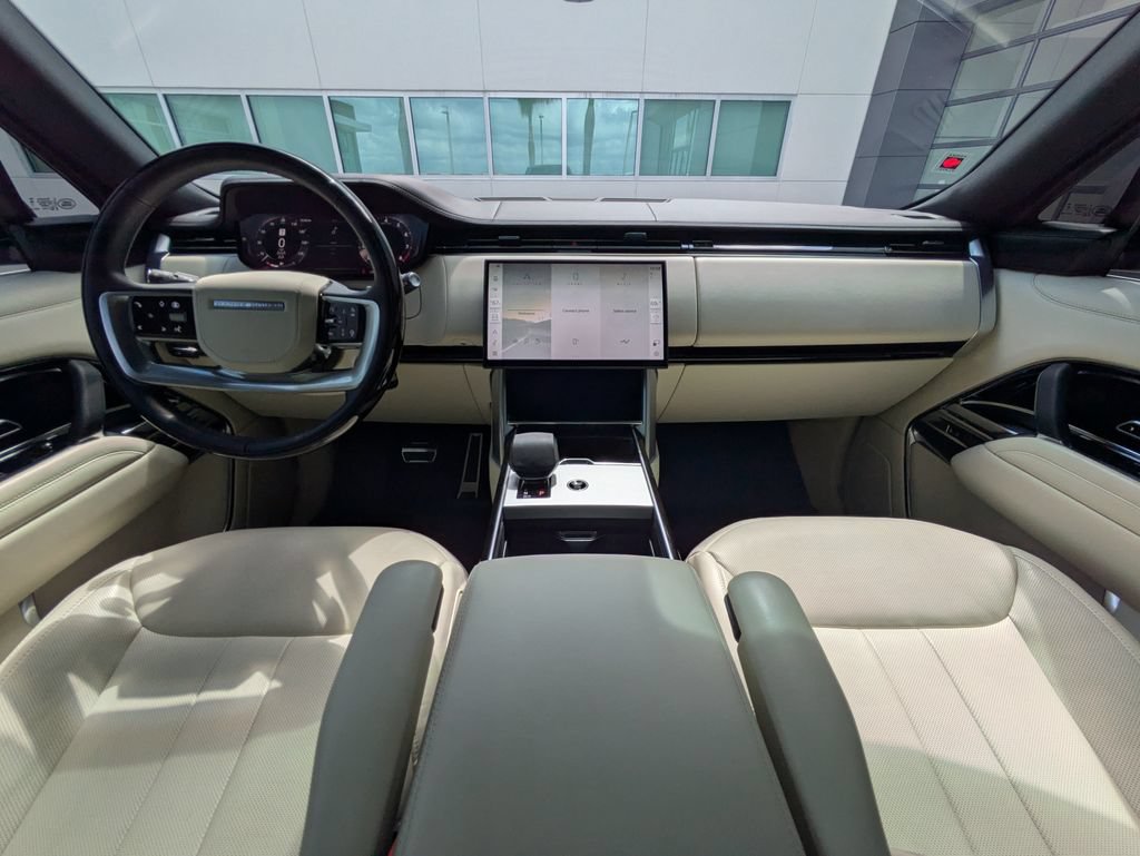 Certified 2025 Land Rover Range Rover Long Wheelbase SE AWD/4WD image 17