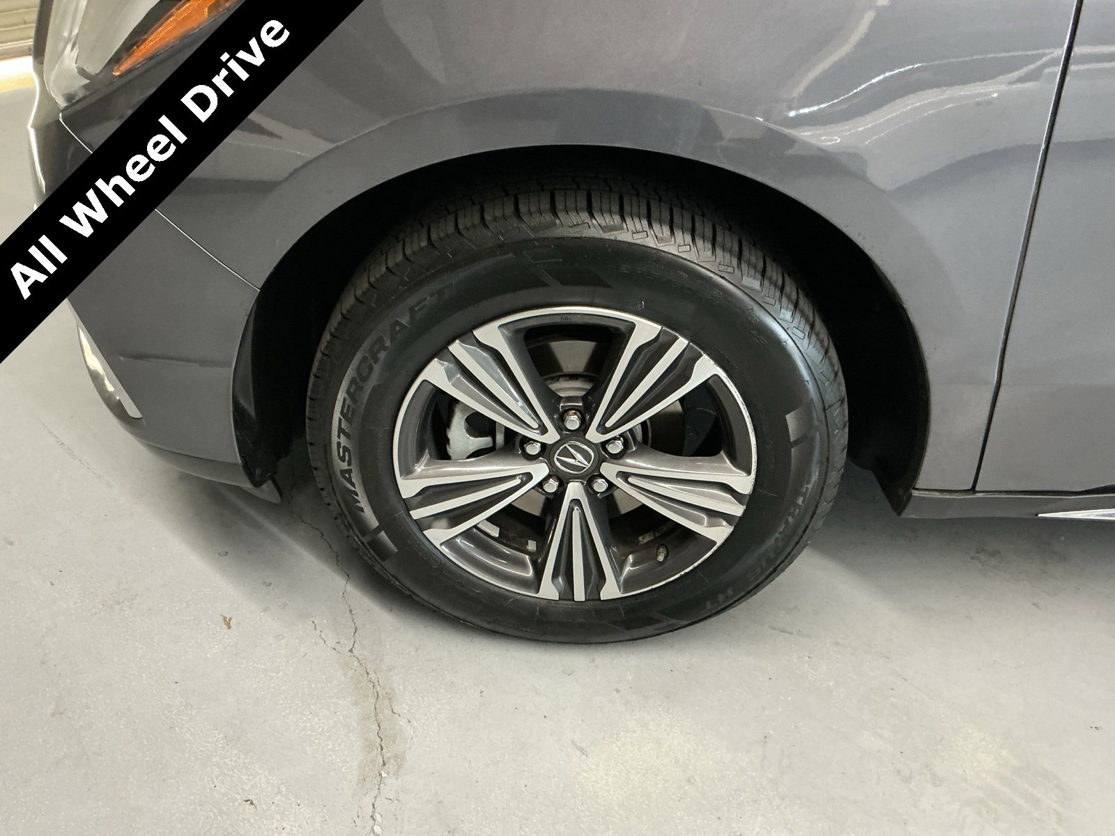 Used 2018 Acura MDX SH-AWD image 2