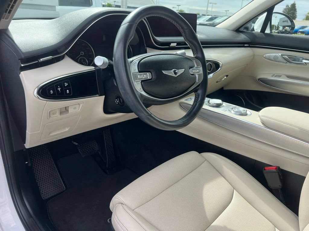 Used 2023 Genesis GV70 2.5T w/ Select Package AWD/4WD image 32
