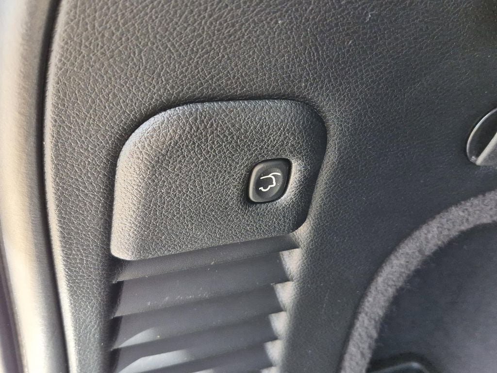 Used 2019 Jeep Grand Cherokee Altitude RWD image 9