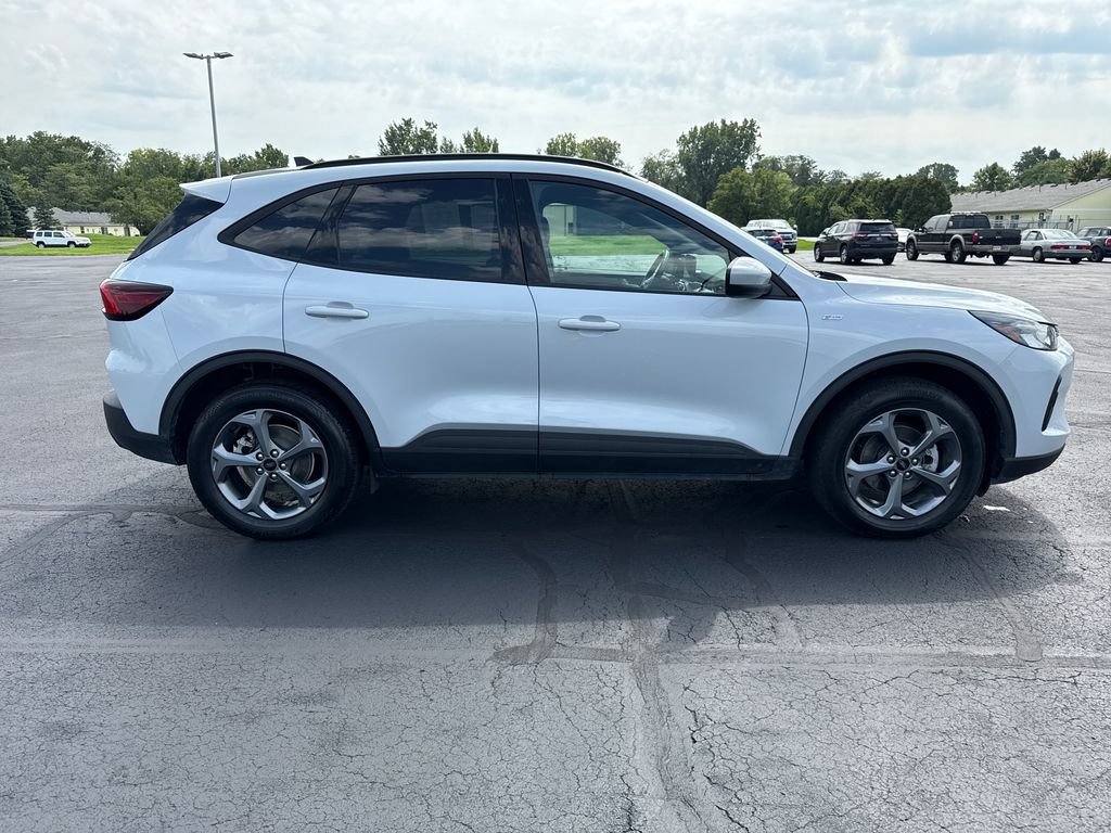 Used 2025 Ford Escape ST-Line Select AWD/4WD image 27