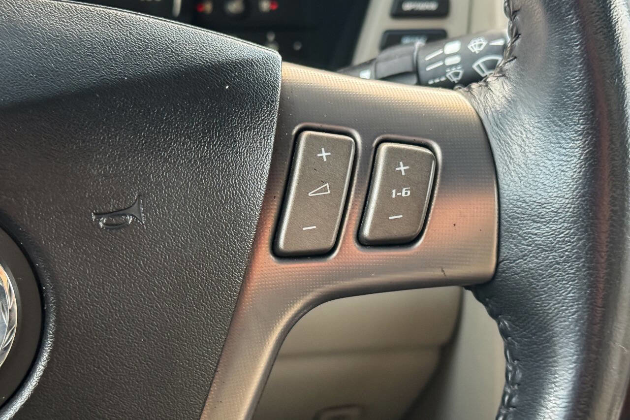 Used 2006 Cadillac XLR V image 38