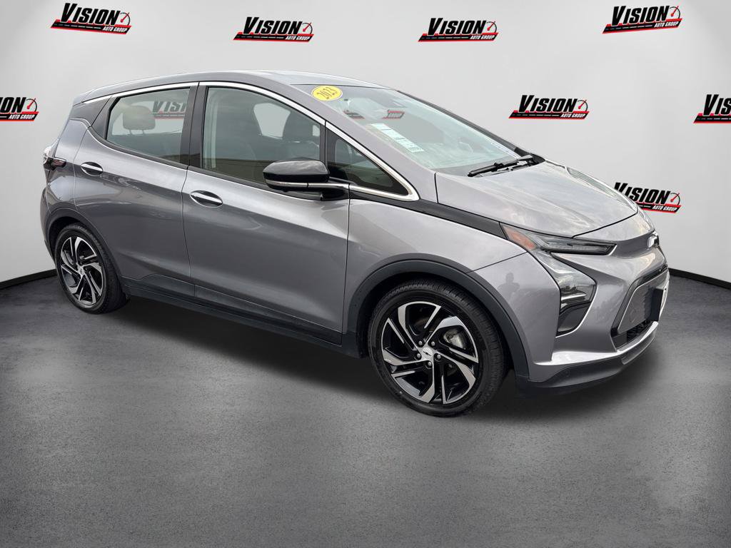 Used 2023 Chevrolet Bolt LT w/ Infotainment Package FWD image 7