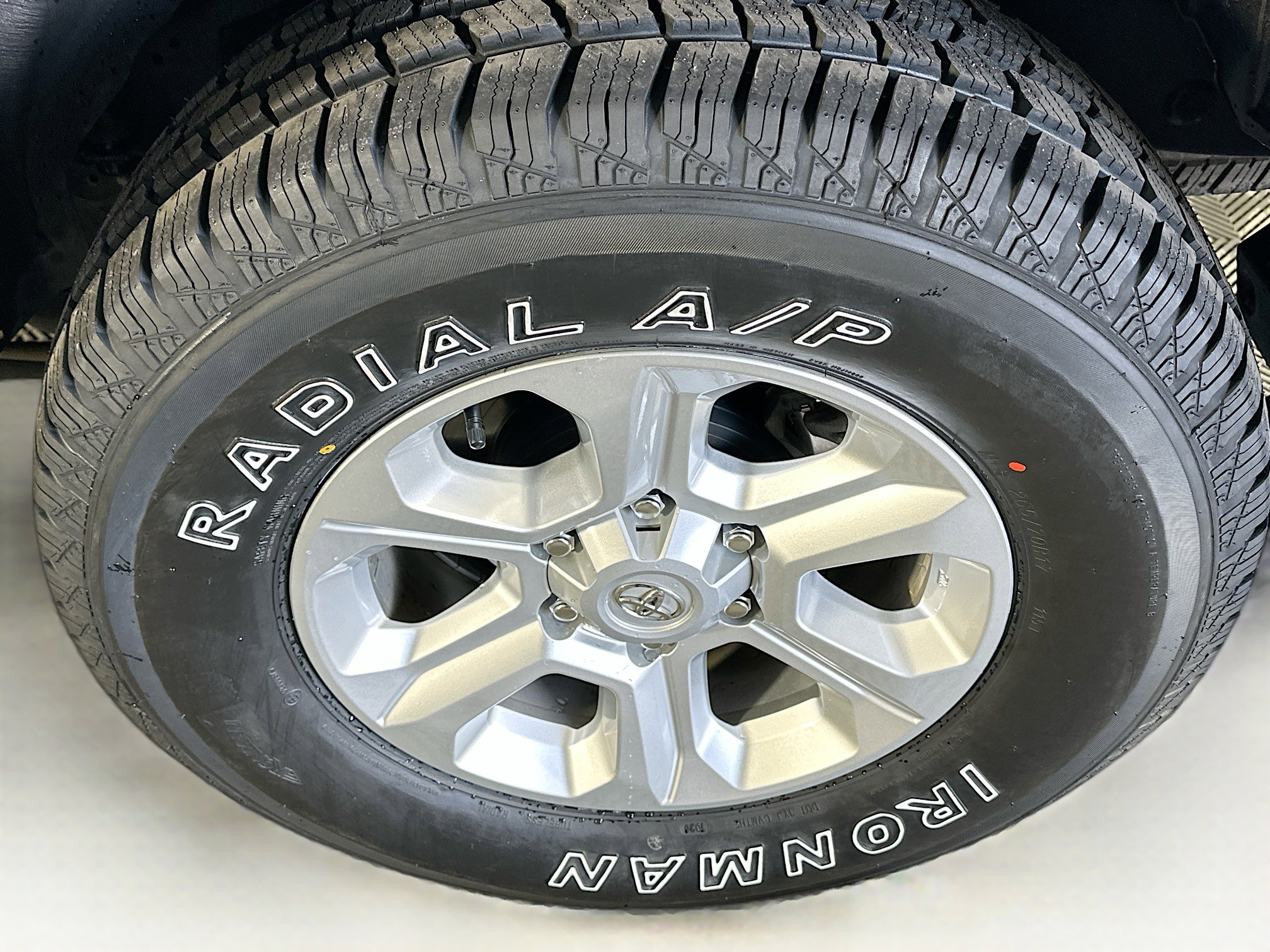 Used 2024 Toyota 4Runner SR5 AWD/4WD image 11
