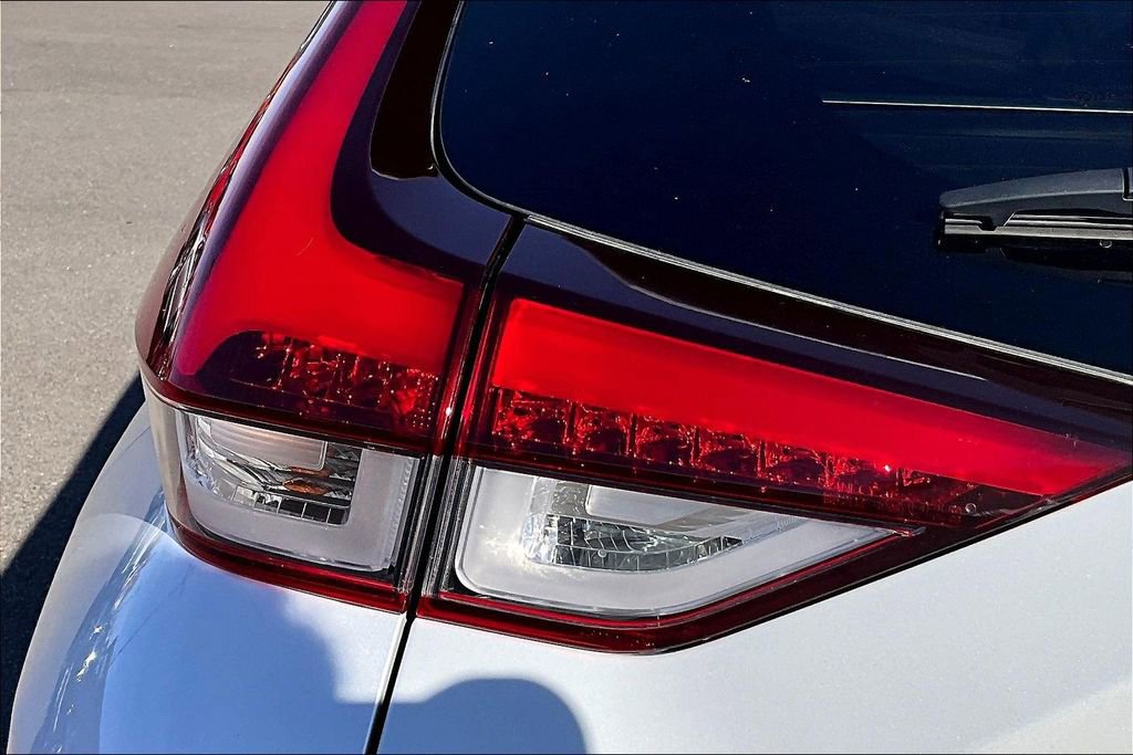 Used 2022 Mitsubishi Eclipse Cross SE image 29