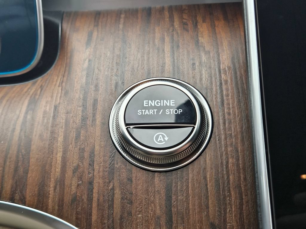 Certified 2026 Mercedes-Benz C 300 4MATIC Sedan image 23