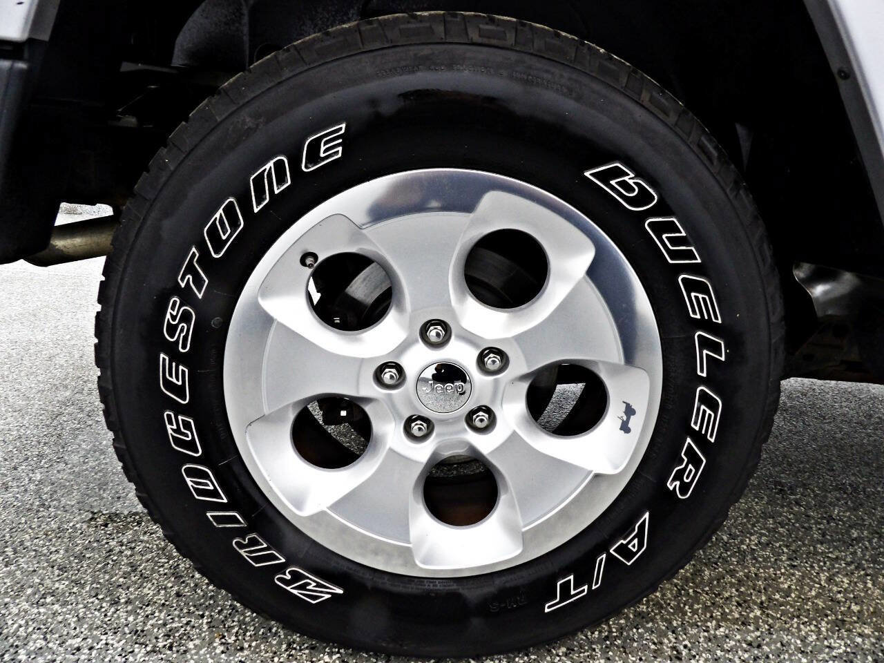 Used 2014 Jeep Wrangler Unlimited Sahara w/ Connectivity Group image 19