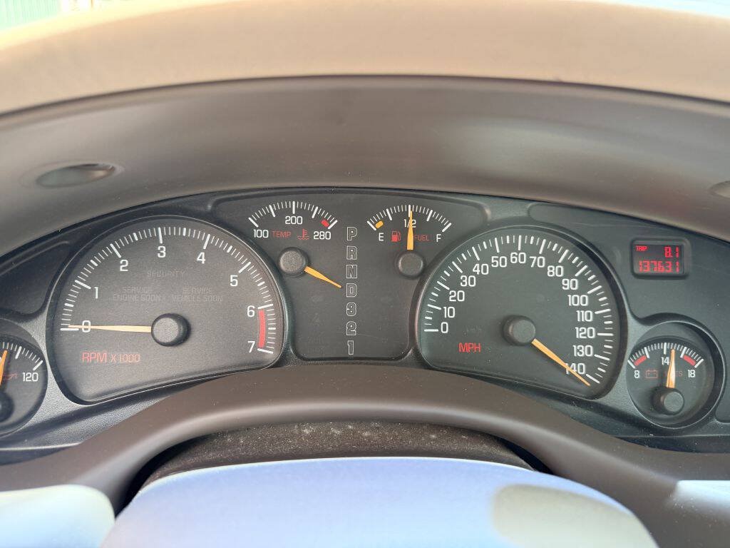Used 2005 Pontiac Bonneville SLE w/ Premier Edition FWD image 16