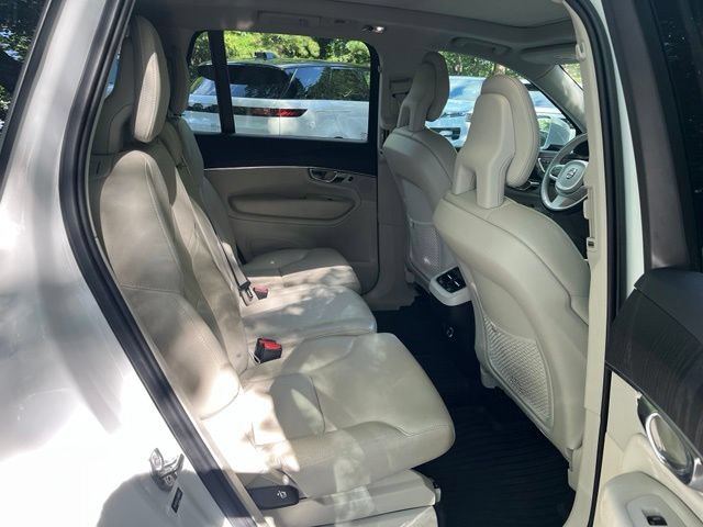 Used 2020 Volvo XC90 T5 Momentum w/ Protection Package Premier FWD image 13