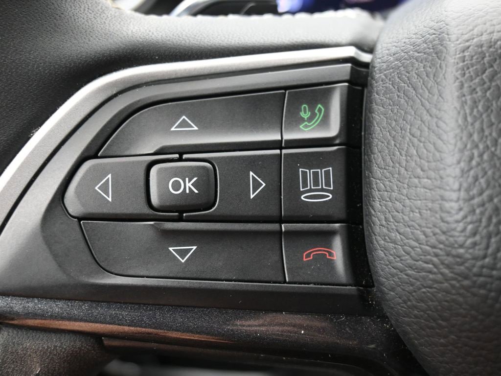 Used 2023 Jeep Grand Cherokee Altitude image 22