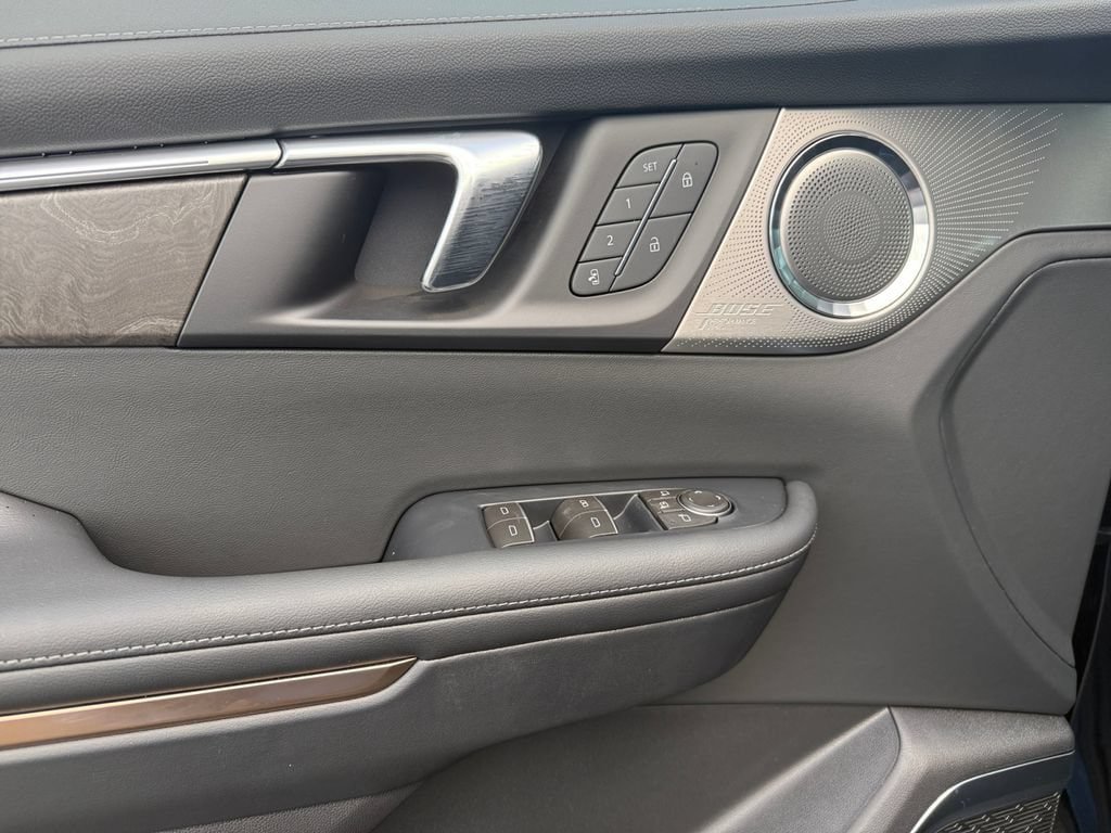 New 2026 Buick Enclave Avenir w/ Super Cruise Package FWD image 11