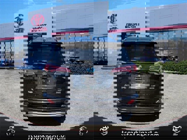 Used 2017 Toyota RAV4 Limited image 4