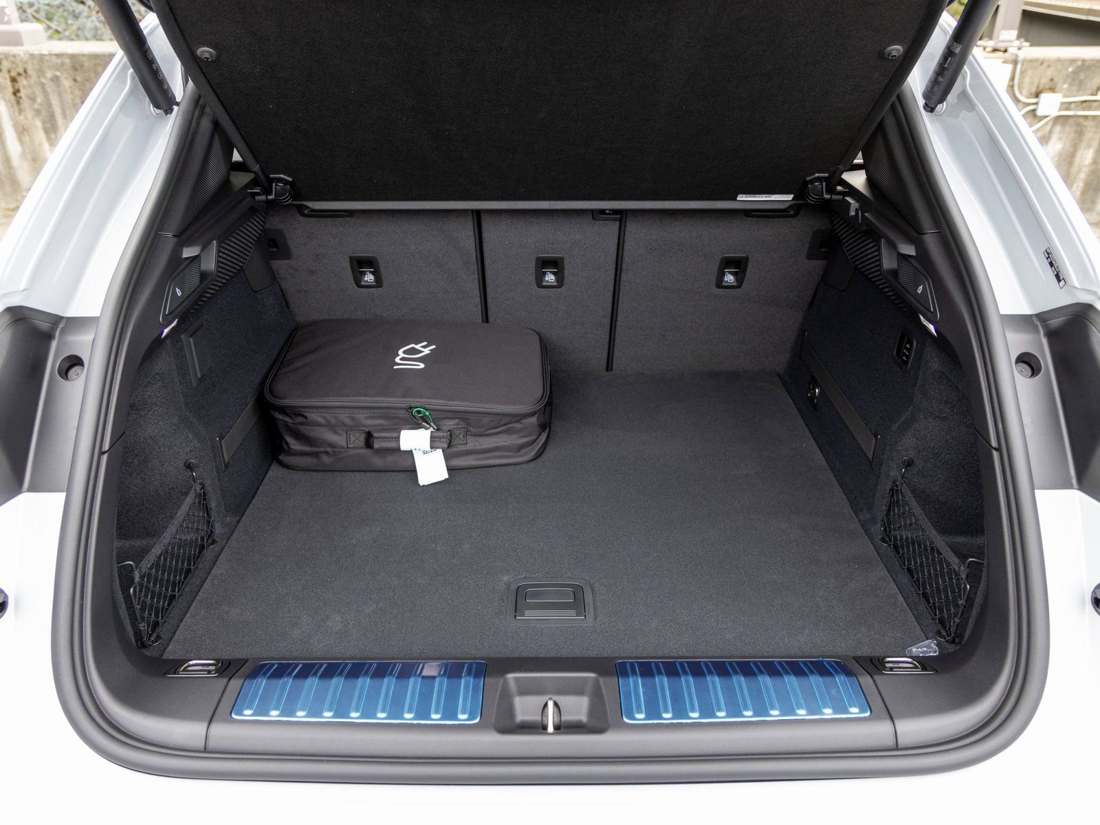 New 2025 Porsche Macan Electric image 45