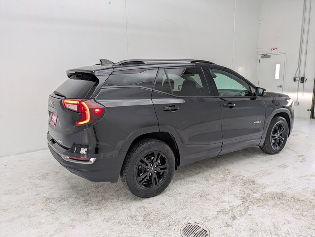 Used 2023 GMC Terrain AT4 image 5