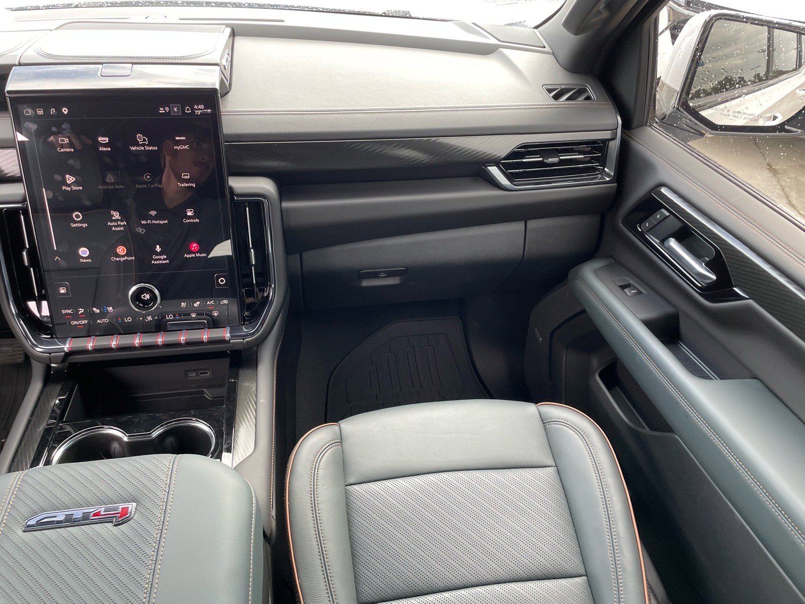 Used 2025 GMC Yukon AT4 w/ Premium Trailering Package image 9