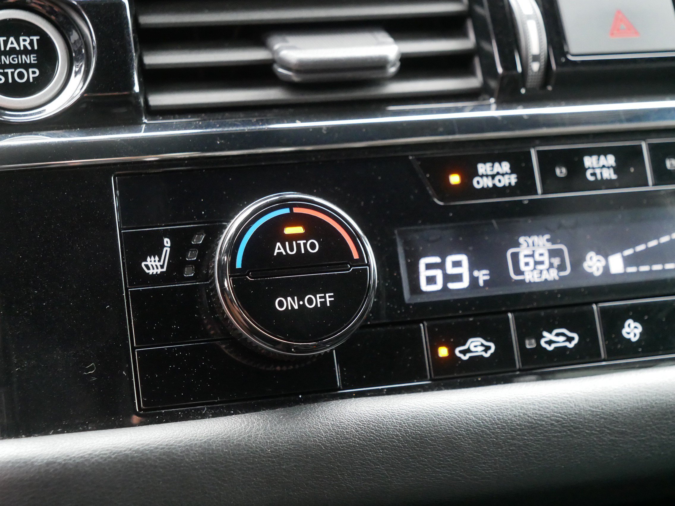 Used 2023 Nissan Pathfinder Rock Creek AWD/4WD image 31