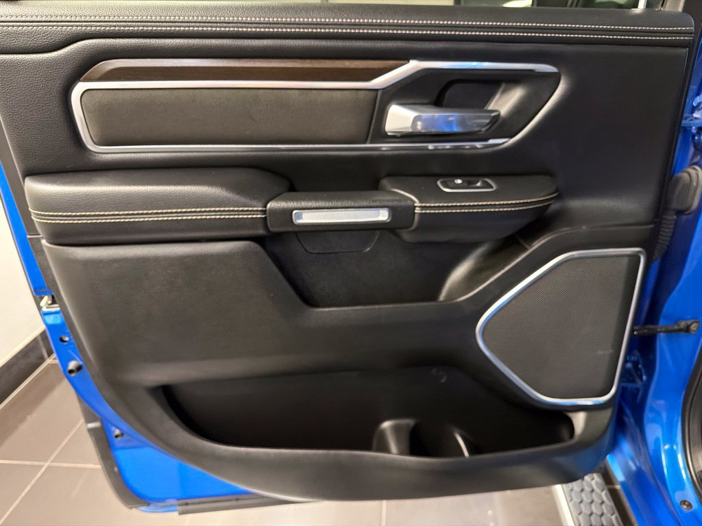 Used 2022 RAM 1500 Laramie AWD/4WD image 32