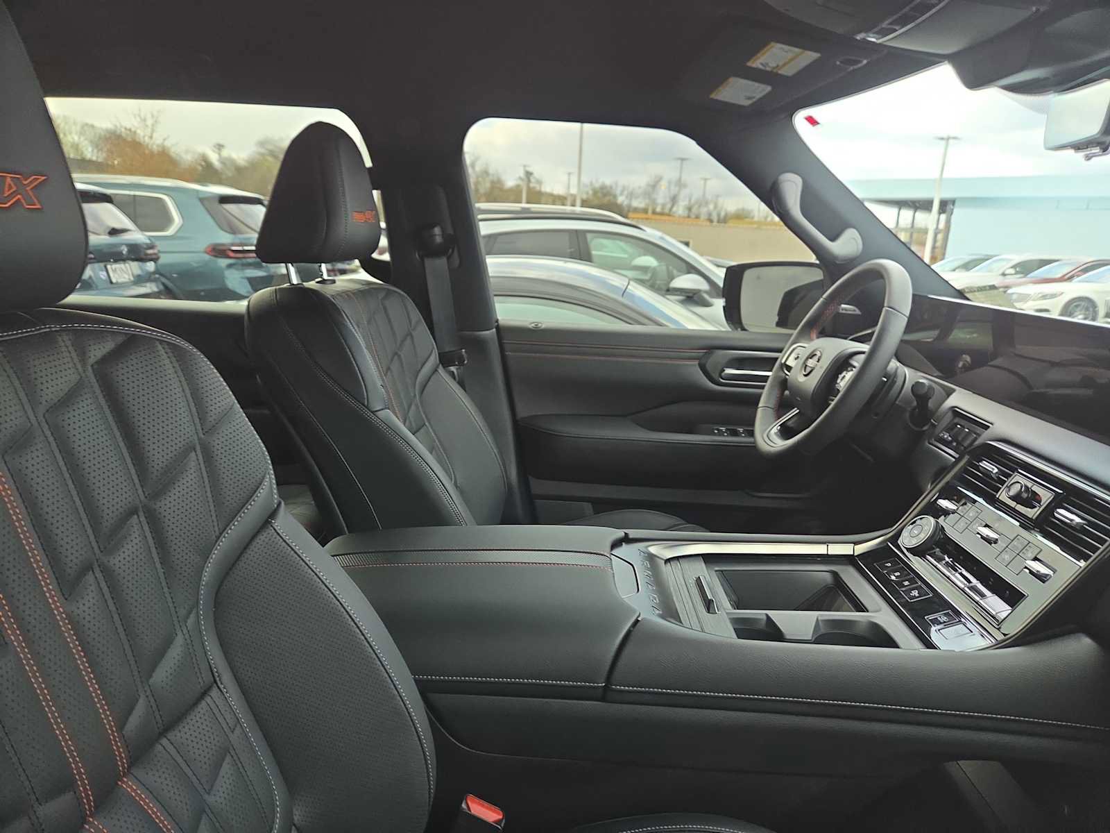 Used 2025 Nissan Armada PRO-4X image 4