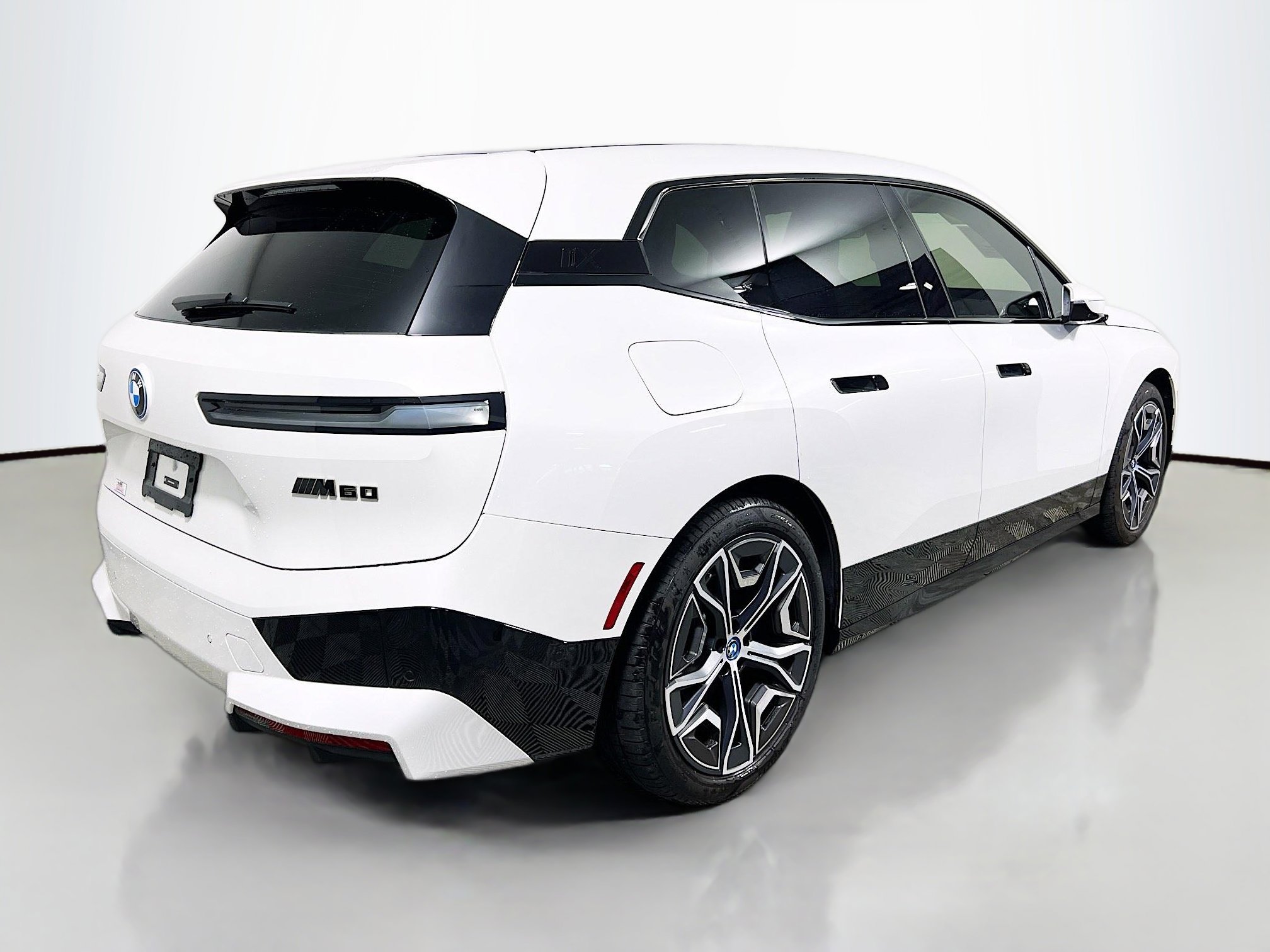 Used 2025 BMW iX M60 image 4