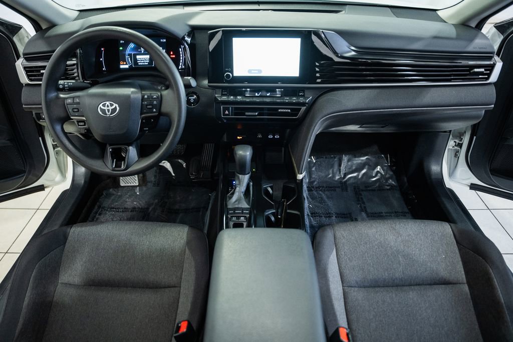 Used 2025 Toyota Camry LE image 15