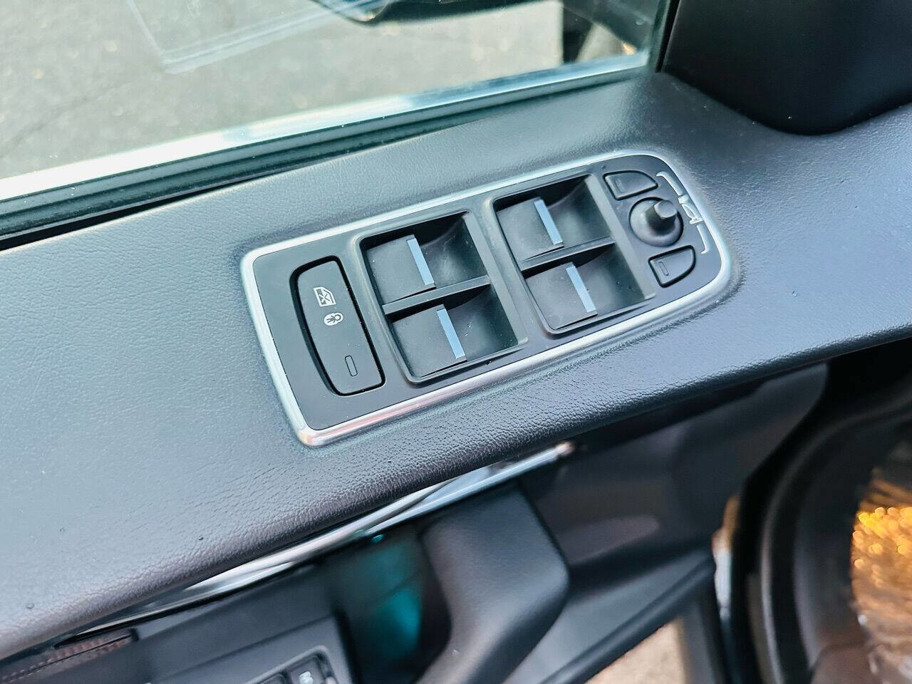 Used 2017 Jaguar F-PACE Prestige image 12