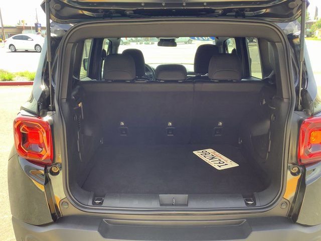 Used 2021 Jeep Renegade Latitude w/ Luxury Group II AWD/4WD image 26