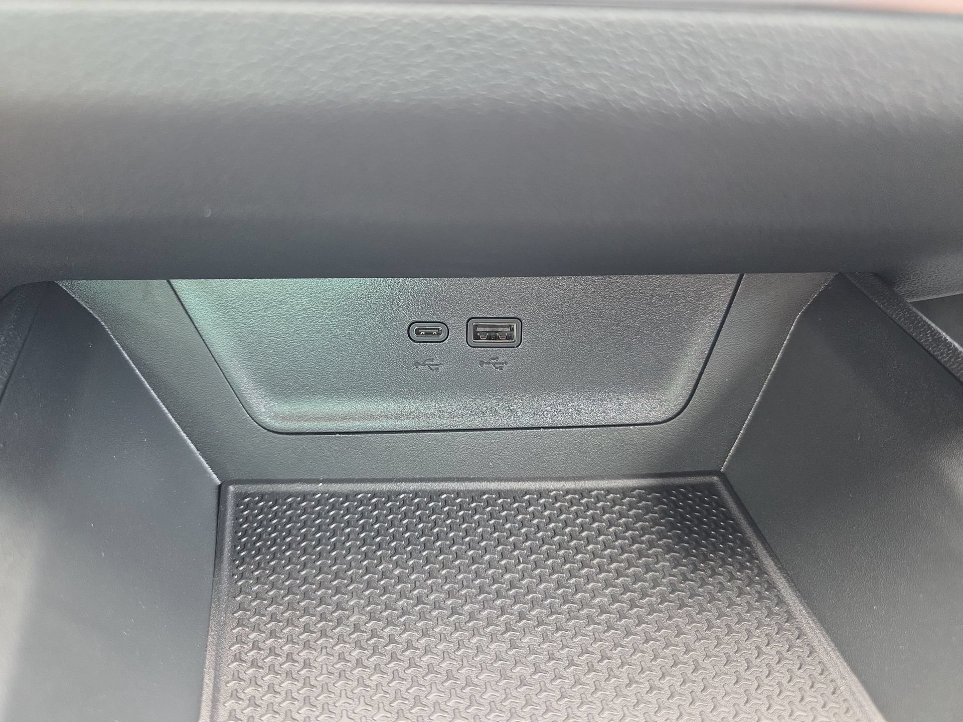 New 2027 Chevrolet Equinox RS w/ Safety and Technology Package AWD/4WD image 24