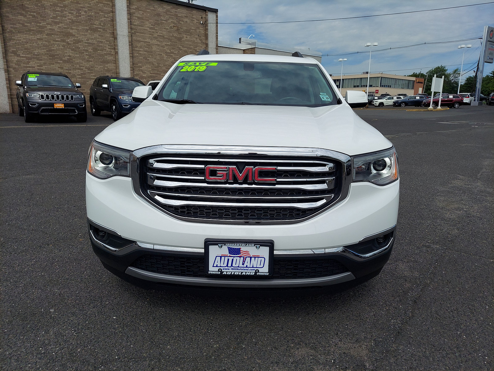 Used 2019 GMC Acadia SLT w/ LPO, Floor Liner Package FWD image 2