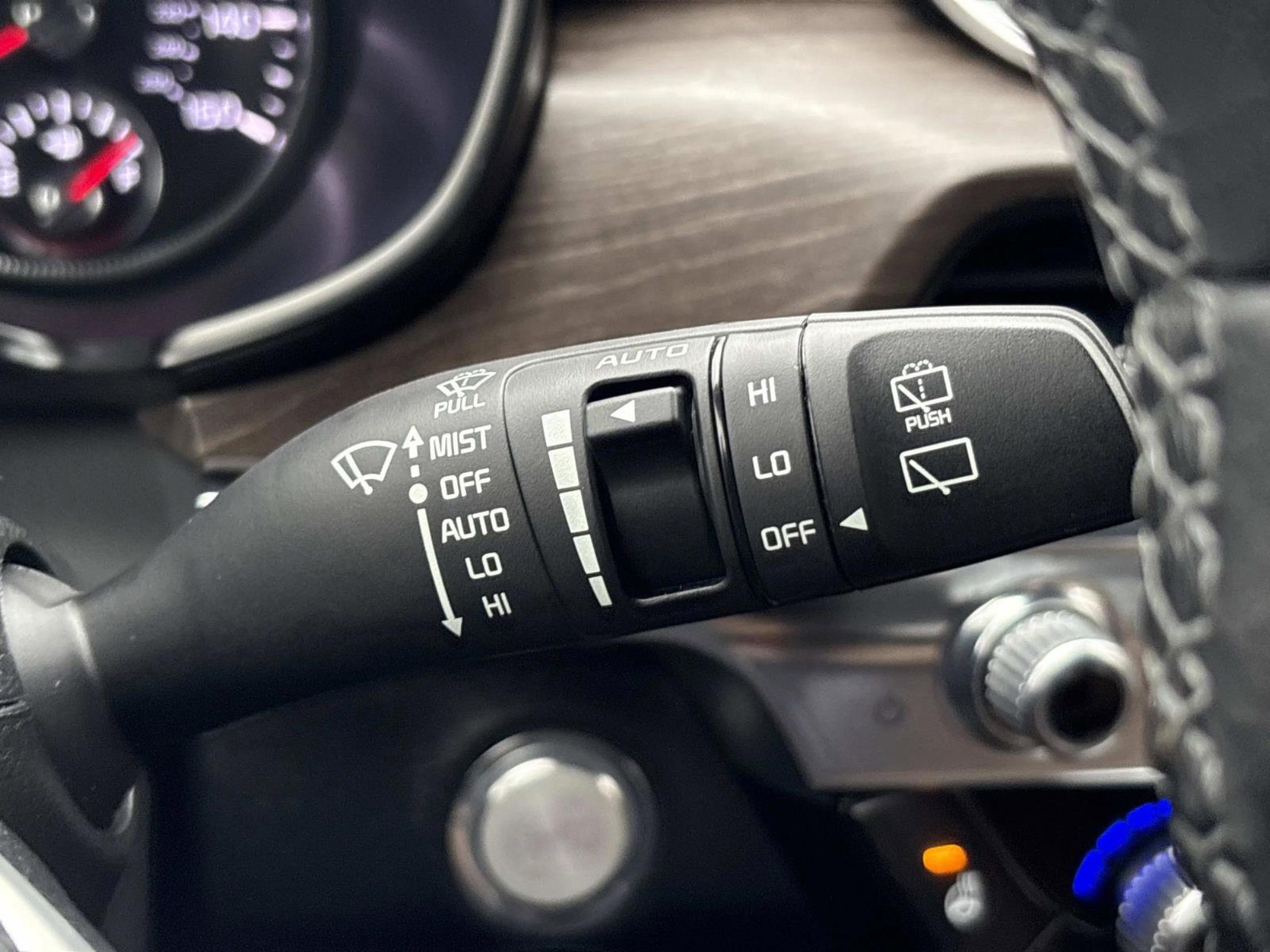 Used 2022 Kia Telluride SX w/ SX Prestige Package image 27