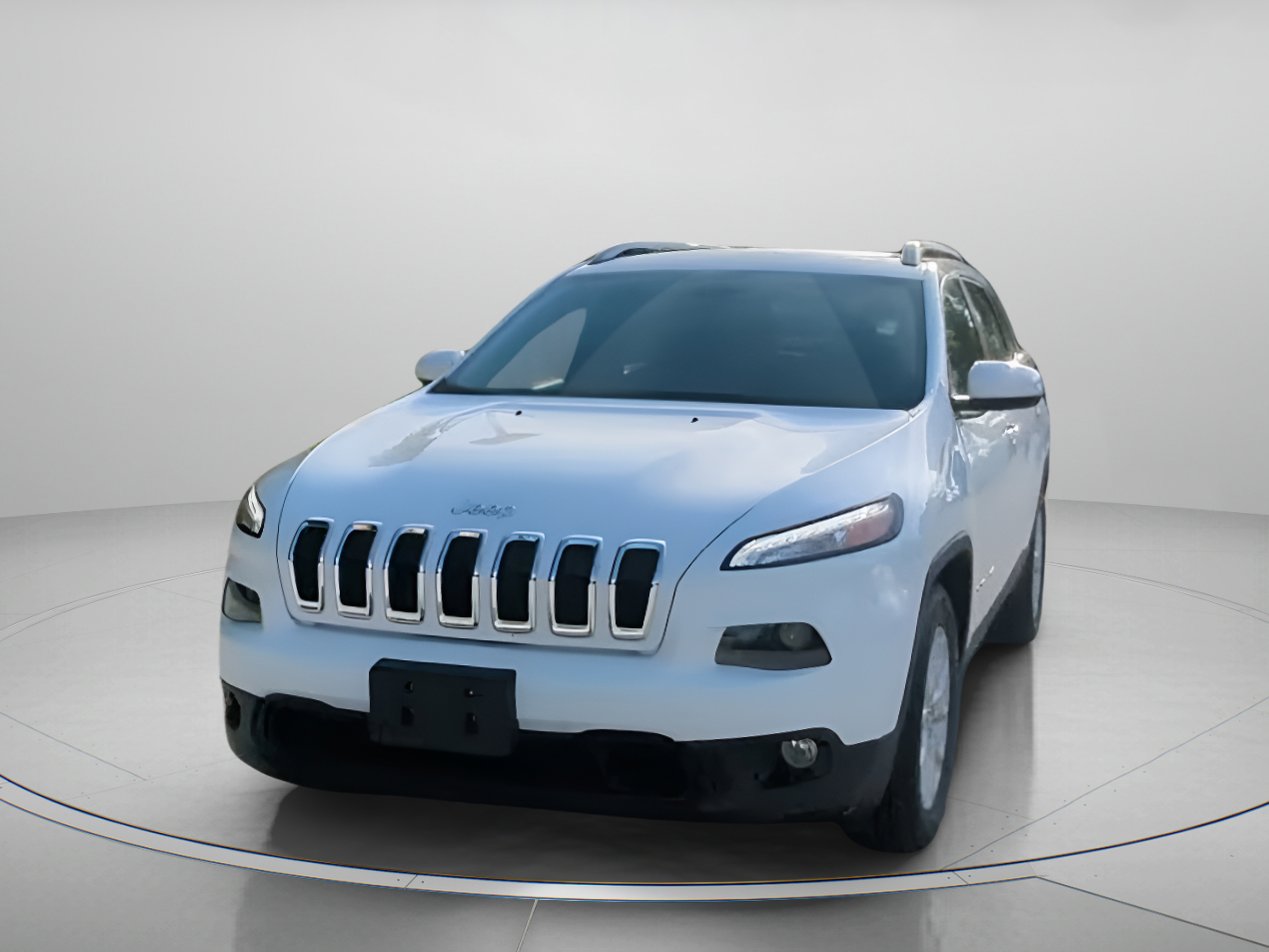 Used 2018 Jeep Cherokee Latitude w/ Safety Group FWD image 10