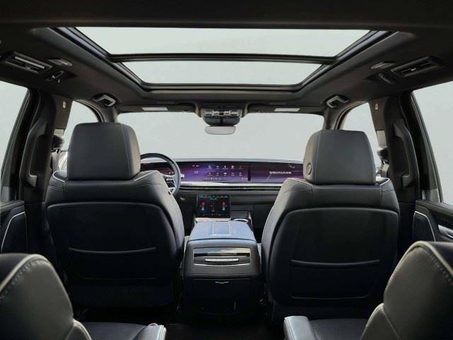 Used 2025 Cadillac Escalade ESV Sport w/ Touring Package AWD/4WD image 41