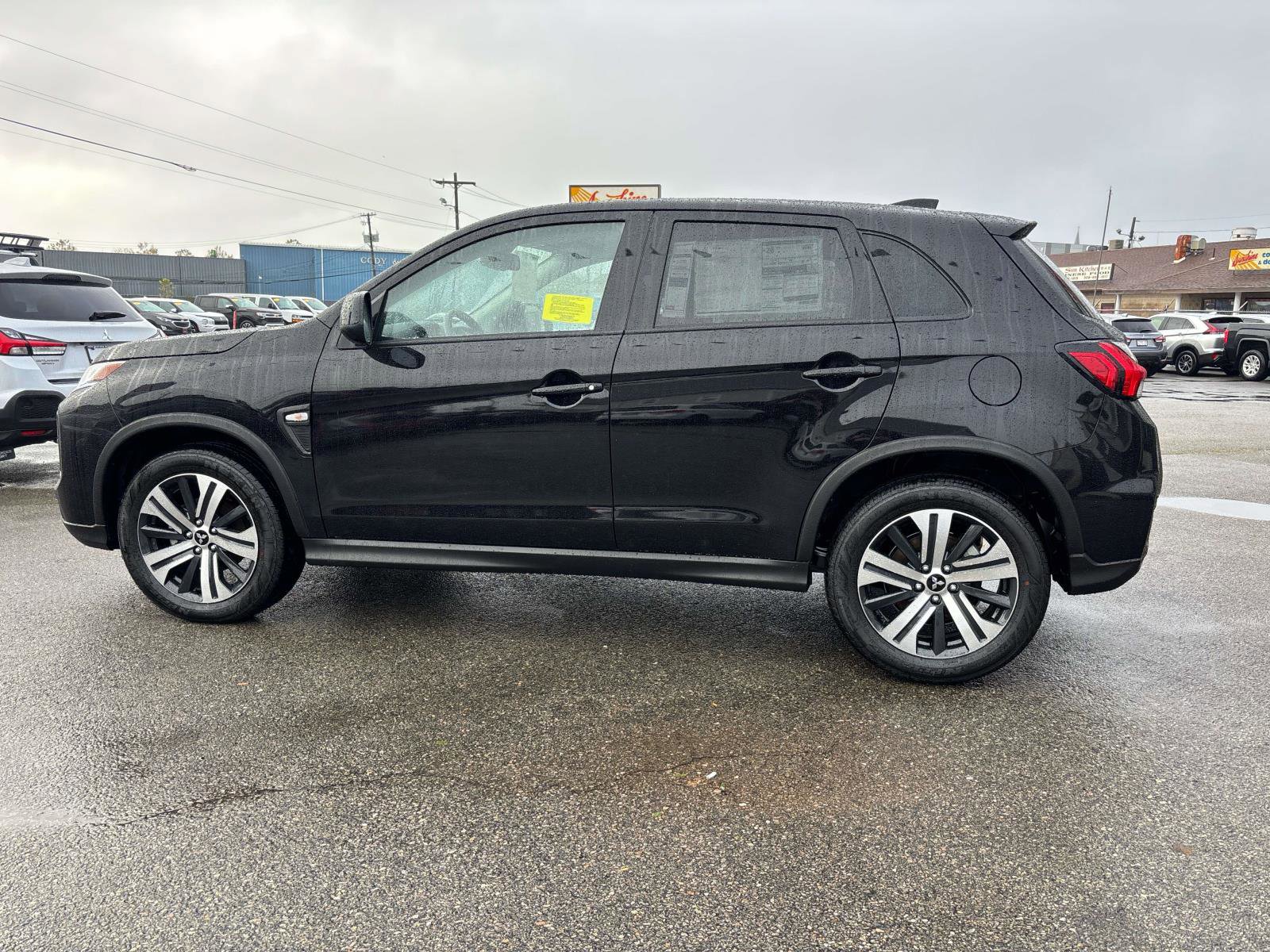 New 2025 Mitsubishi Outlander Sport ES video 2