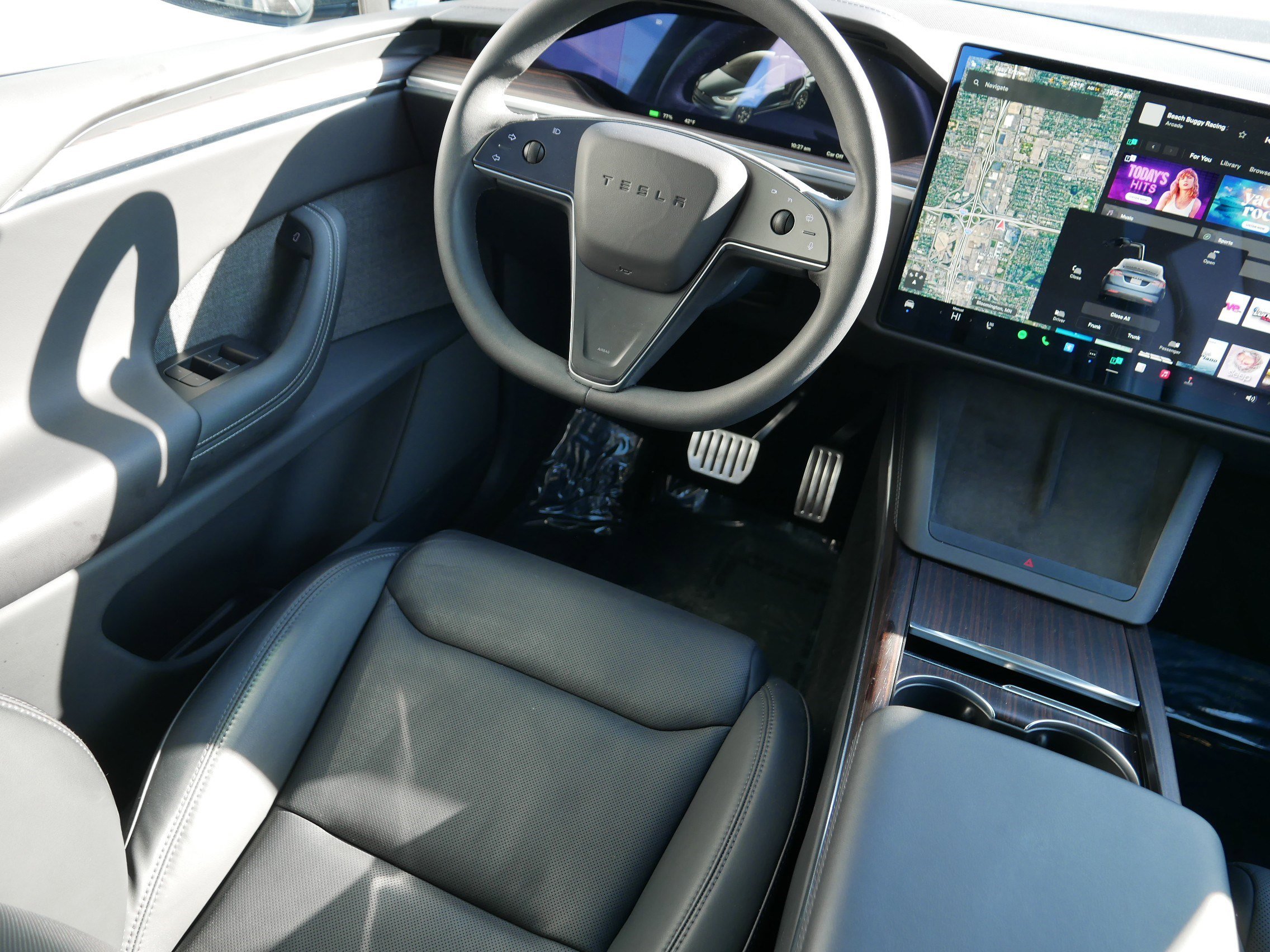 Used 2024 Tesla Model X image 9